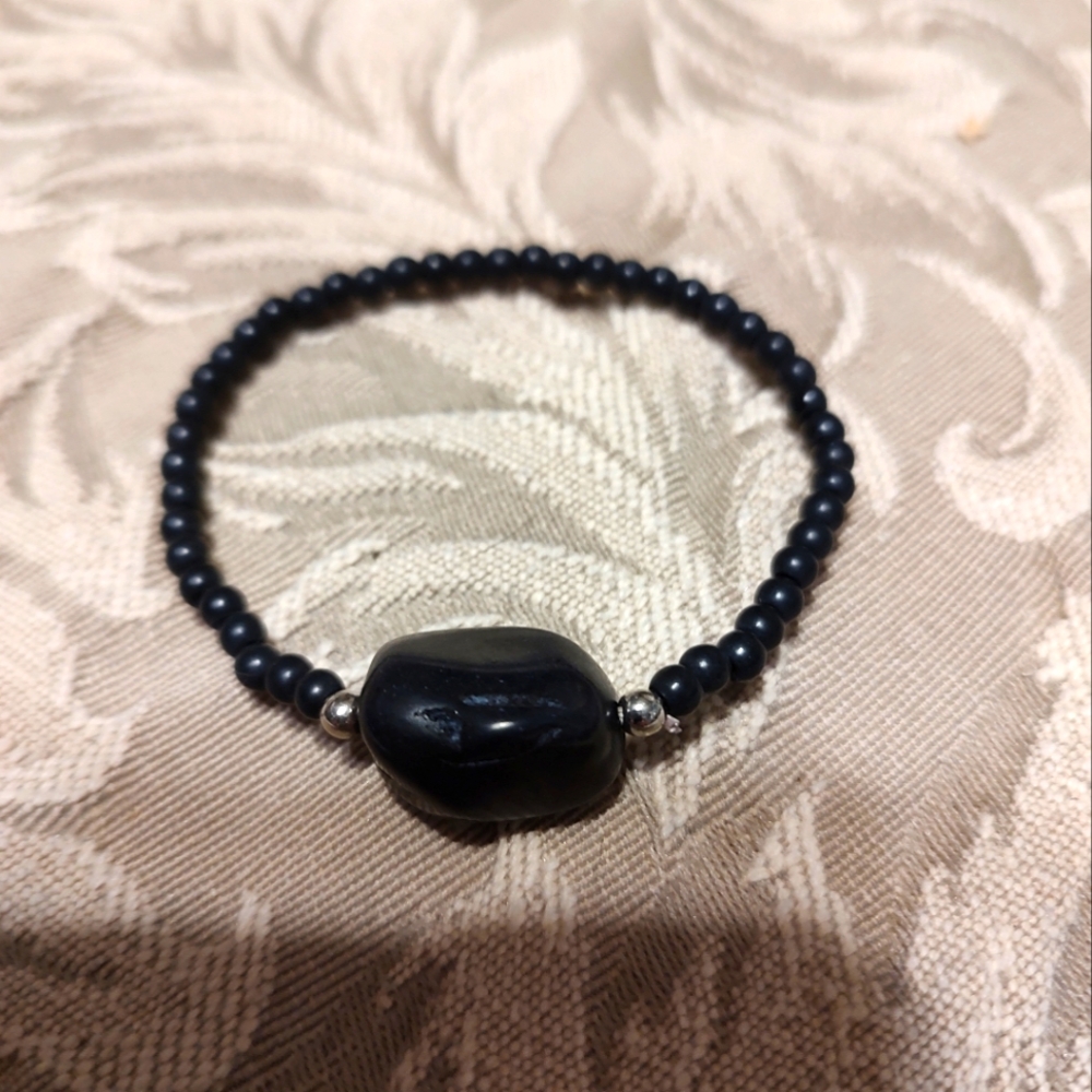 🖤🐈‍⬛🖤 Gorgeous Hand Crafted Black Natural Stone Stretch Bracelet